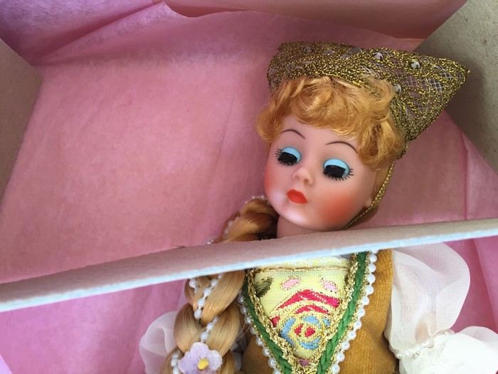 HUGE Vintage Madame Alexander Doll Collection in Original Boxes - 40 Dolls! [Photo 92]