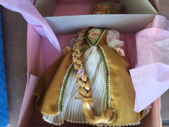 HUGE Vintage Madame Alexander Doll Collection in Original Boxes - 40 Dolls! [Photo 93]