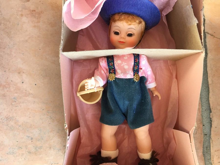 HUGE Vintage Madame Alexander Doll Collection in Original Boxes - 40 Dolls! [Photo 73]