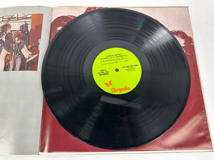 Jethro Tull Living In The Past Vinyl Record [Photo 10]