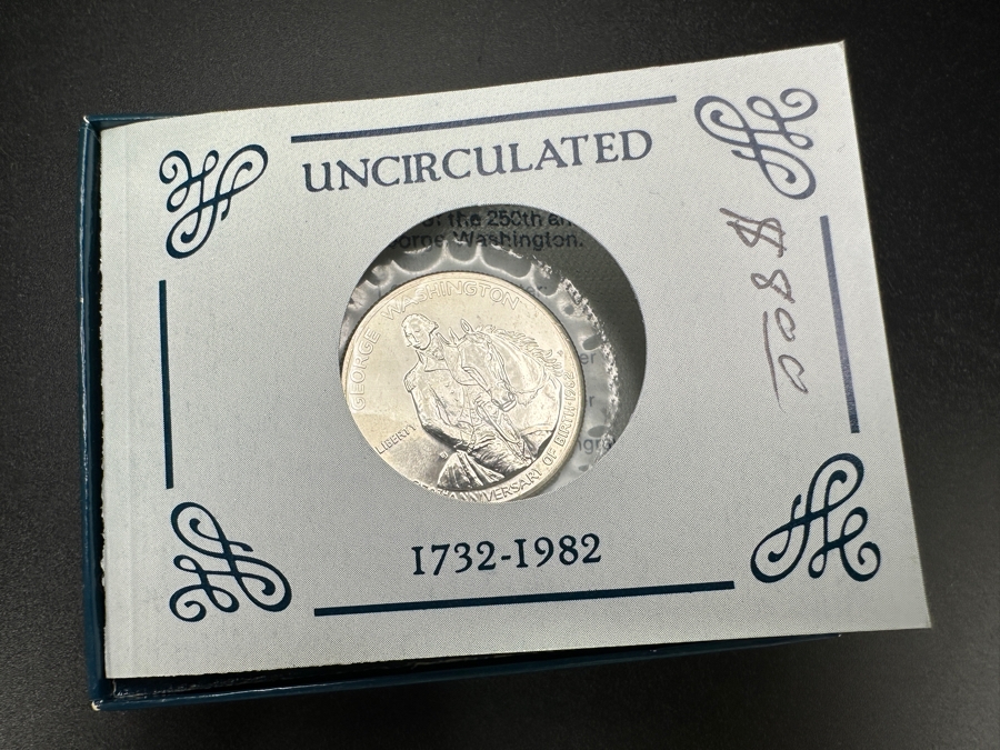 Uncirculated 1982 George Washington Silver Commemorative Half-Dollar Coin .900 Silver [Photo 5]