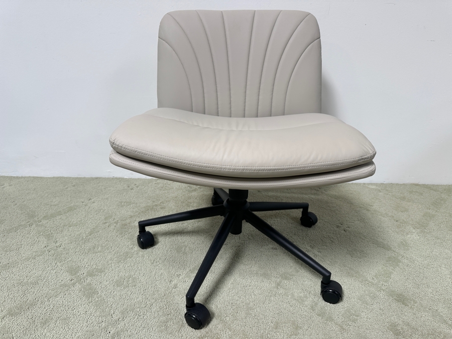 Office Chair [Photo 2]