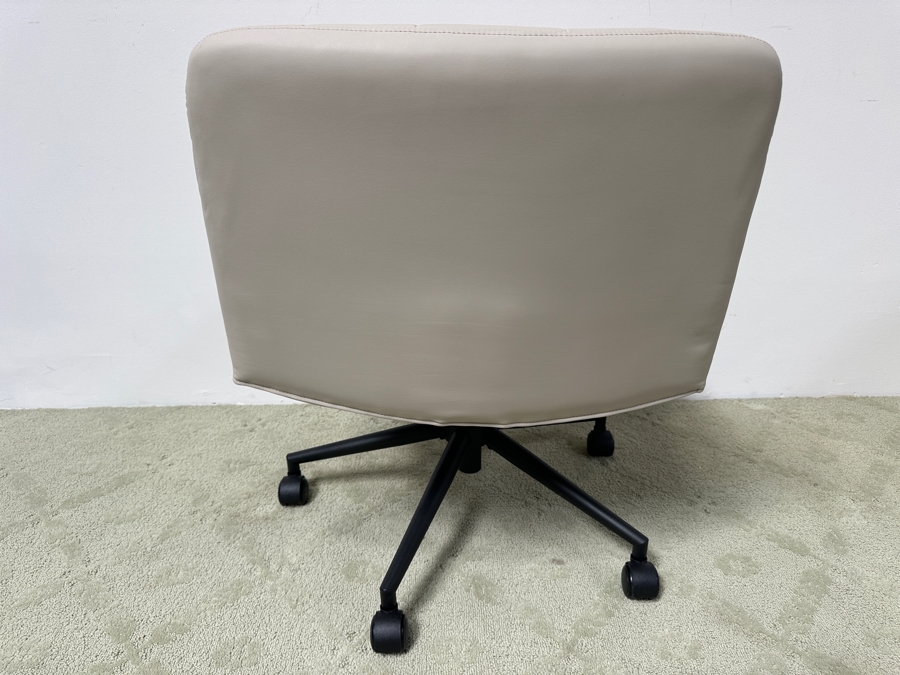Office Chair [Photo 4]