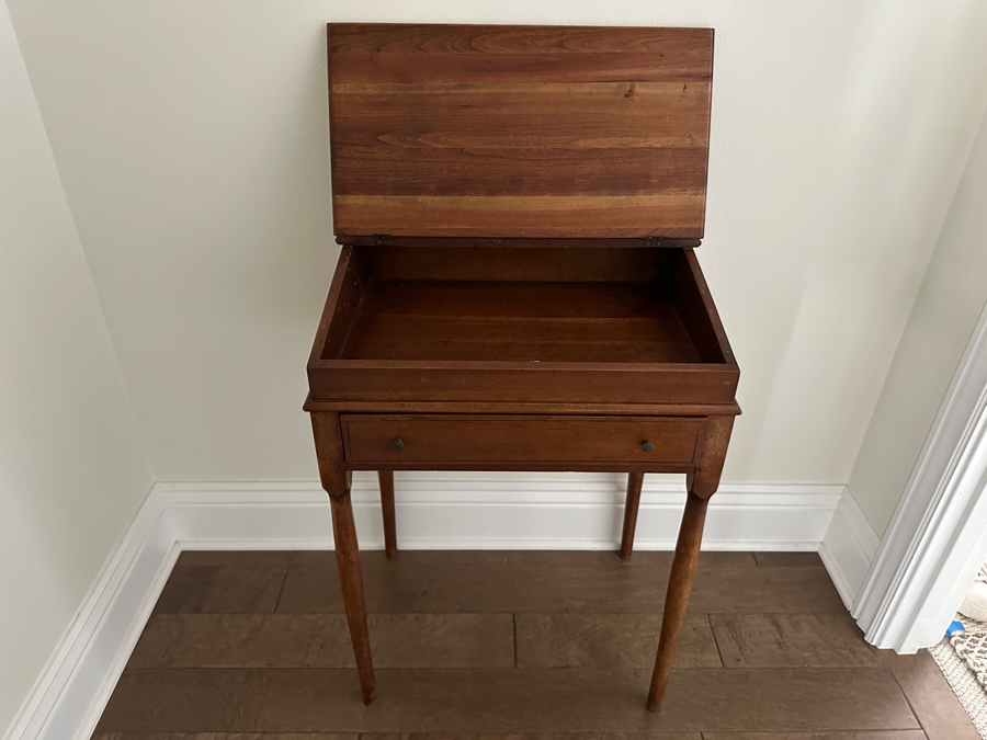 Vintage Slant Front Schoolmaster Teacher Desk Shaker Reproduction By Old Bennington Woodcrafters 22.5W X 17D X 32H [Photo 3]