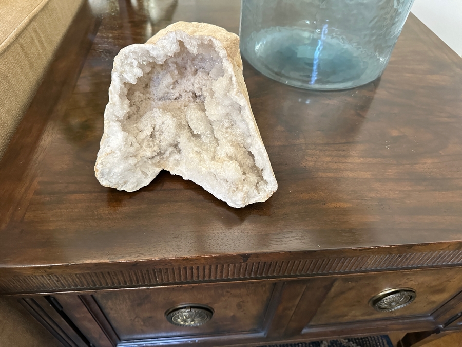 Large White Quartz Geode 8W X 5H [Photo 2]