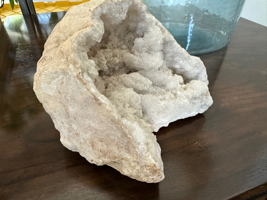 Large White Quartz Geode 8W X 5H [Photo 3]