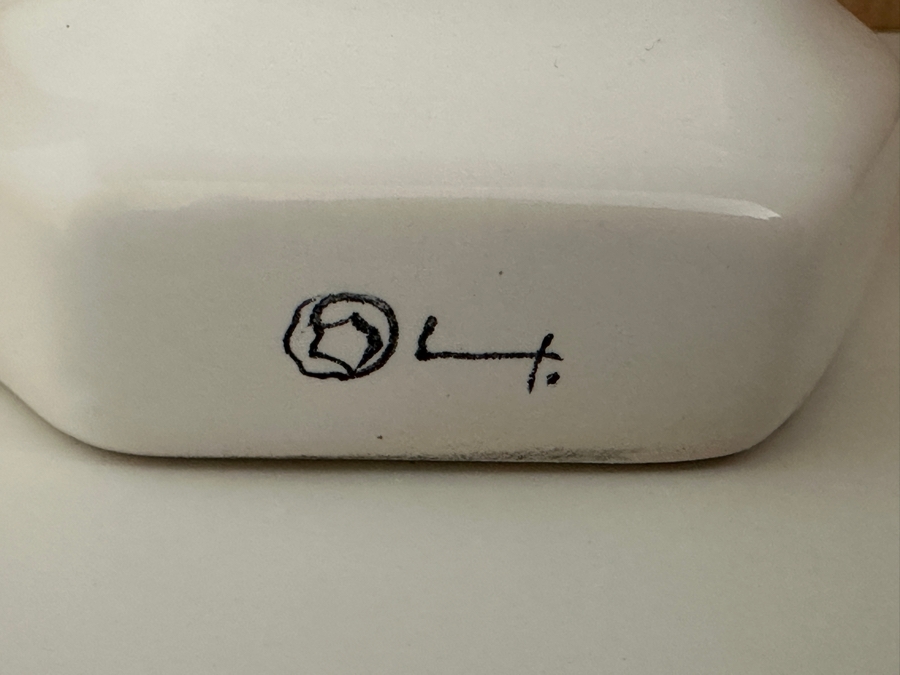 Just Added - Virgin Mary Statue 12H [Photo 6]