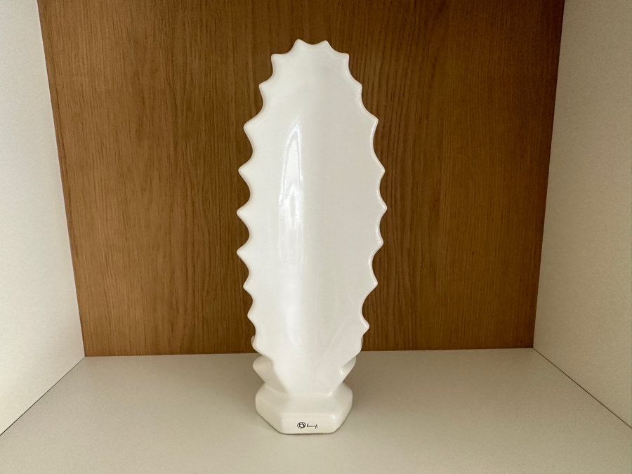 Just Added - Virgin Mary Statue 12H [Photo 5]