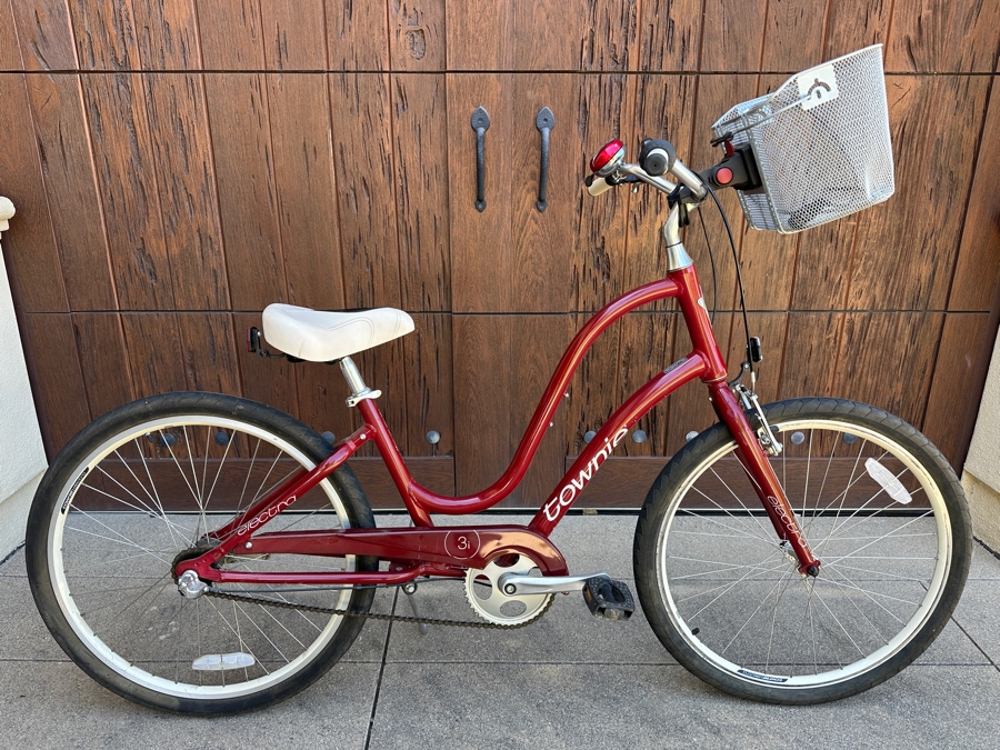 Electra Townie 3i Light 6061 Aluminum Beach Cruiser Bicycle [Photo 2]