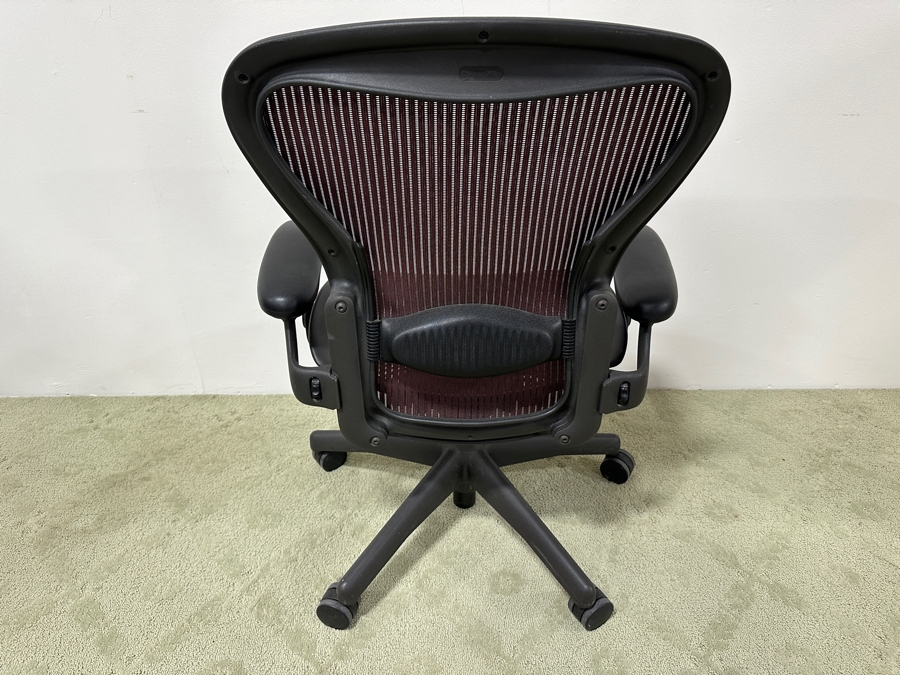 Just Added - Herman Miller Aeron Chair Retails $999 [Photo 5]