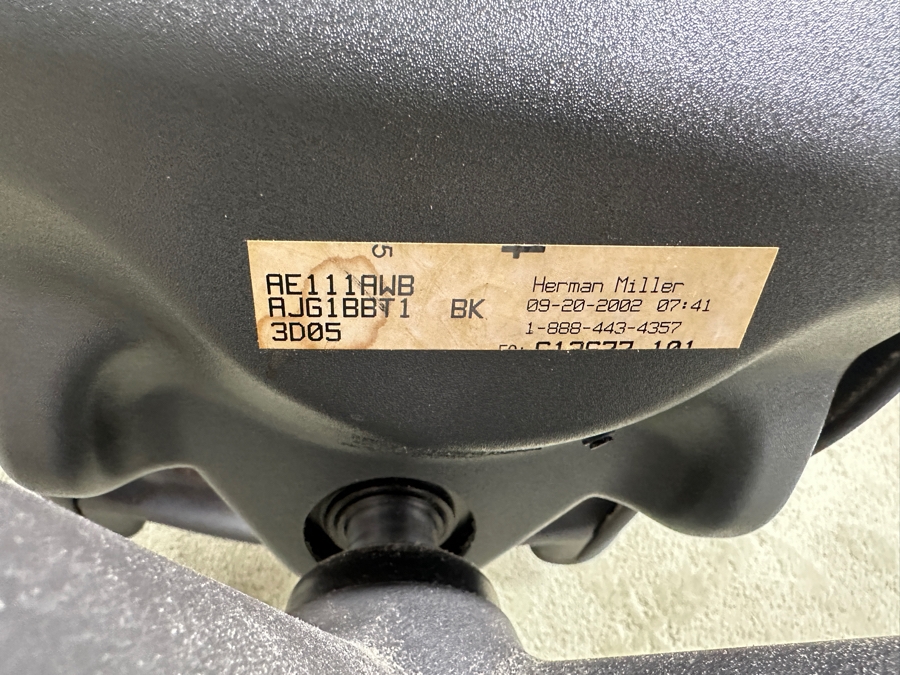 Just Added - Herman Miller Aeron Chair Retails $999 [Photo 6]