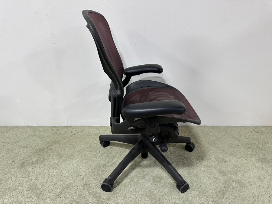 Just Added - Herman Miller Aeron Chair Retails $999 [Photo 4]