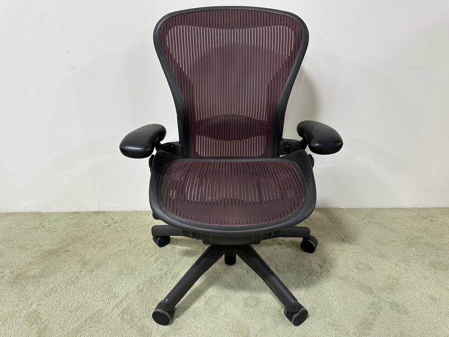 Just Added - Herman Miller Aeron Chair Retails $999 [Photo 3]