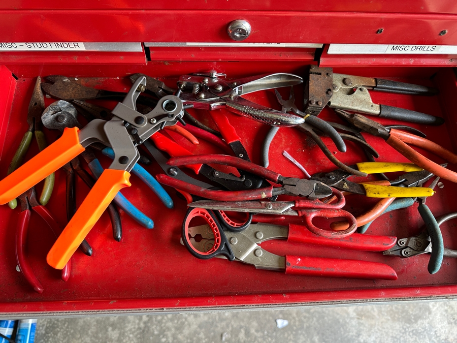 Just Added - Rolling Metal Toolbox Filled With Various Tools - See Photos [Photo 5]
