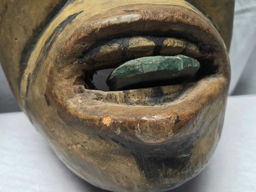 Pair of Vintage Bali Masks [Photo 14]