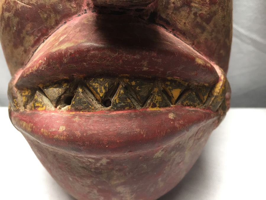 Pair of Vintage Bali Masks [Photo 11]