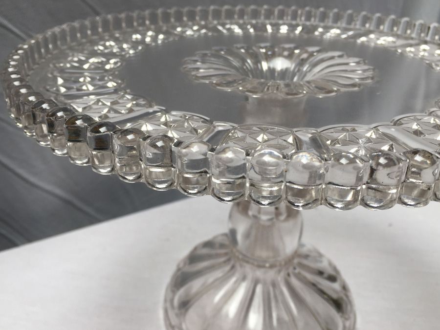 Footed Cake Stand [Photo 3]