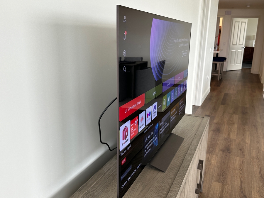 LG 2024 55' OLED Evo 55C4 4K Smart TV With Original Box [Photo 4]