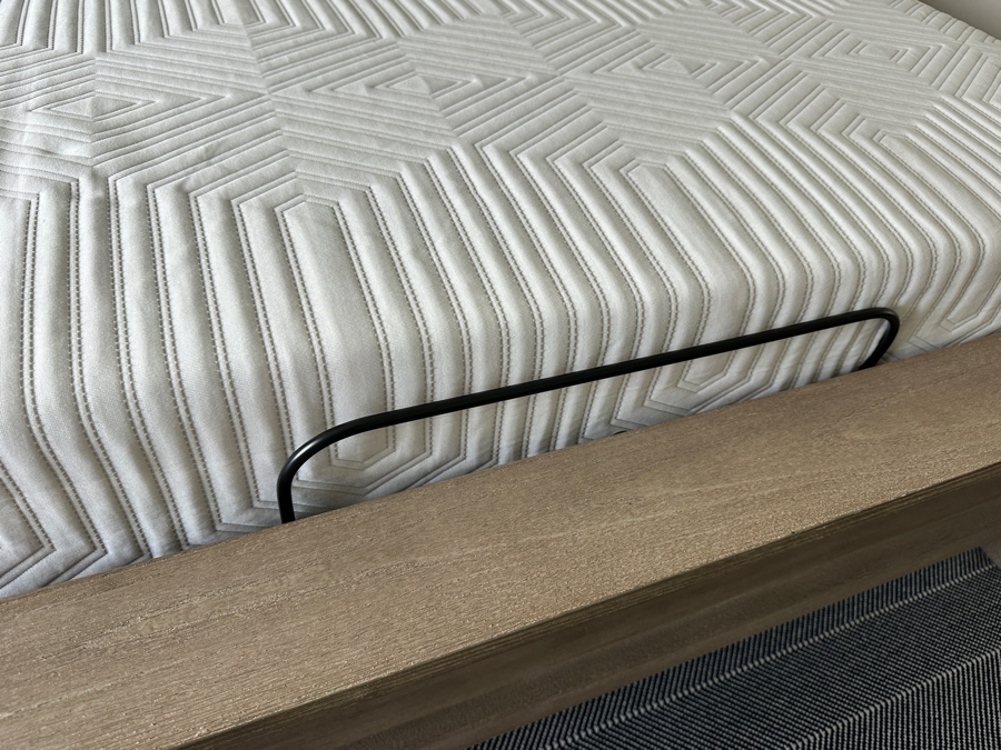 Pottery Barn Queen Bed 68.5W X 87.5L X 50H With Casper Snug Mattress 57 X 77 And Ease Adjustable Bed  [Photo 8]