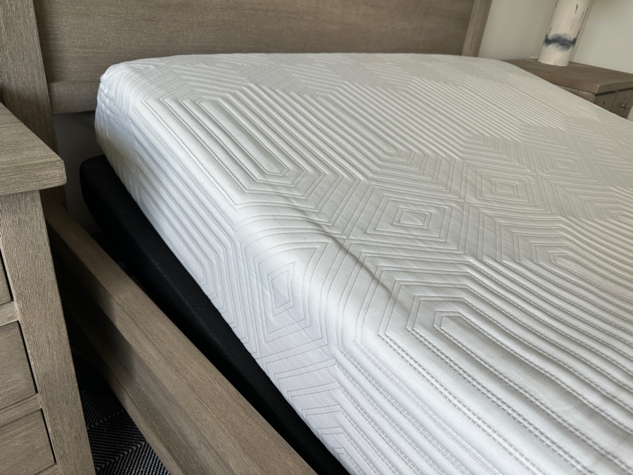 Pottery Barn Queen Bed 68.5W X 87.5L X 50H With Casper Snug Mattress 57 X 77 And Ease Adjustable Bed  [Photo 9]