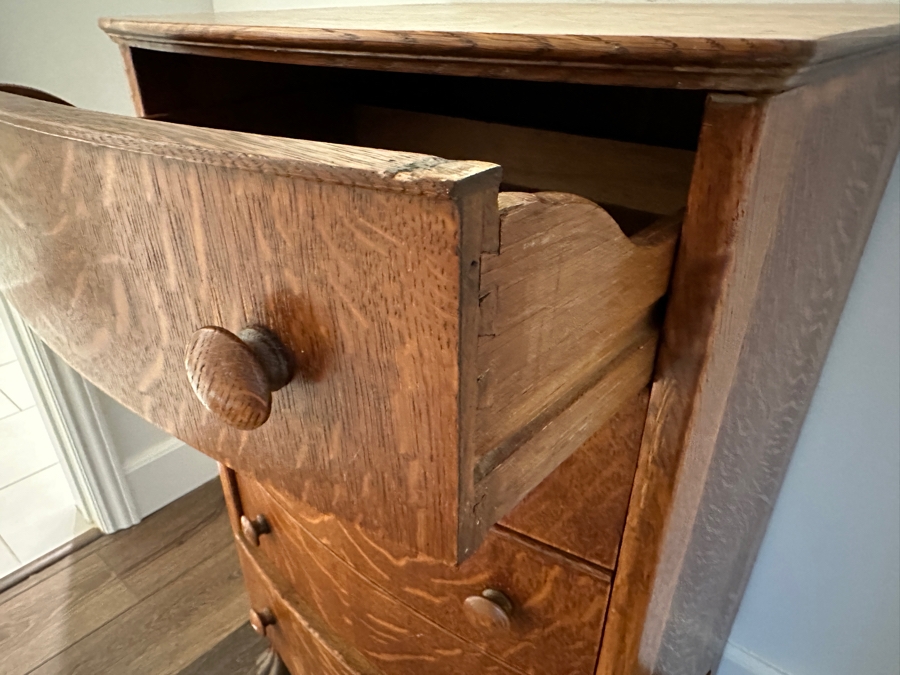Vintage Tiger Oak 5-Drawer Chest Of Drawers Dresser 21W X 18.5D X 35.5H [Photo 4]