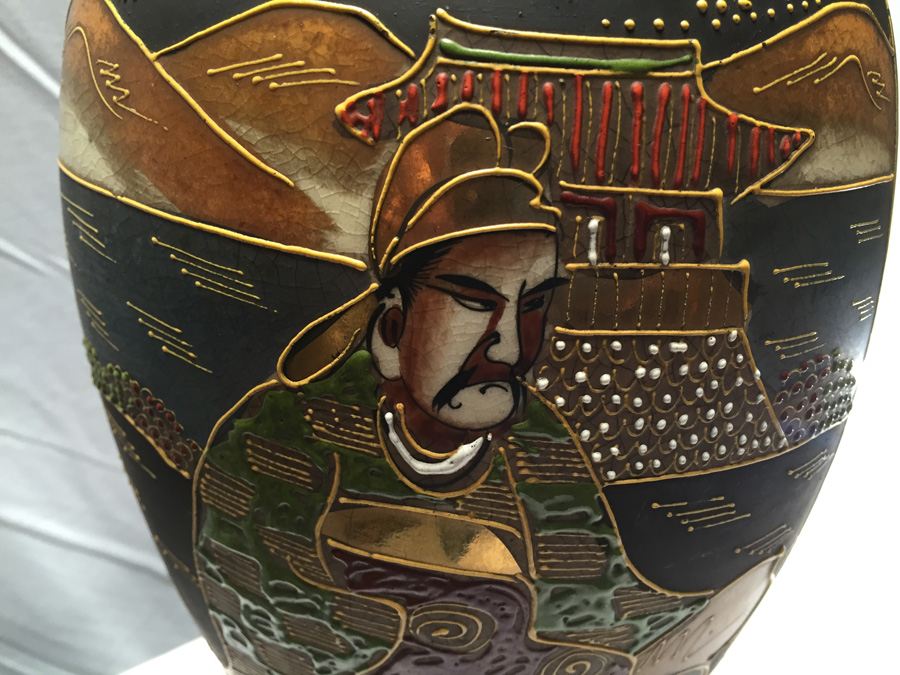 Japanese Pottery Vase Made Into Table Lamp [Photo 2]