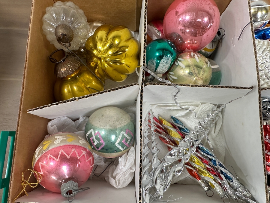 Vintage Glass Christmas Ornaments [Photo 9]