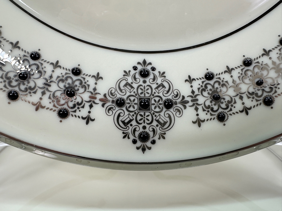 (12) Lenox Solitaire Dimension Collection 9 3/8'W Porcelain Plates Retails $600 [Photo 4]