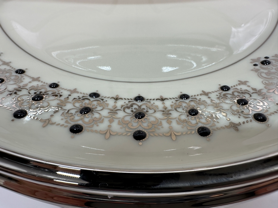 (12) Lenox Solitaire Dimension Collection 9 3/8'W Porcelain Plates Retails $600 [Photo 3]
