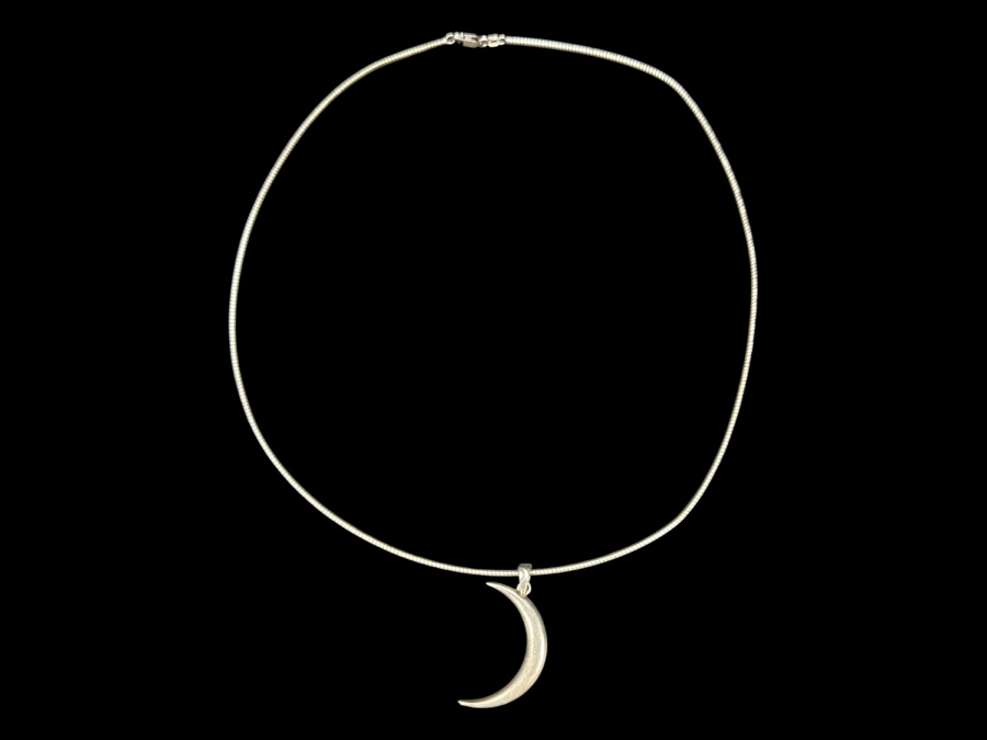Sterling Silver 17' Italian Necklace With Sterling Silver Moon Pendant 13.2g