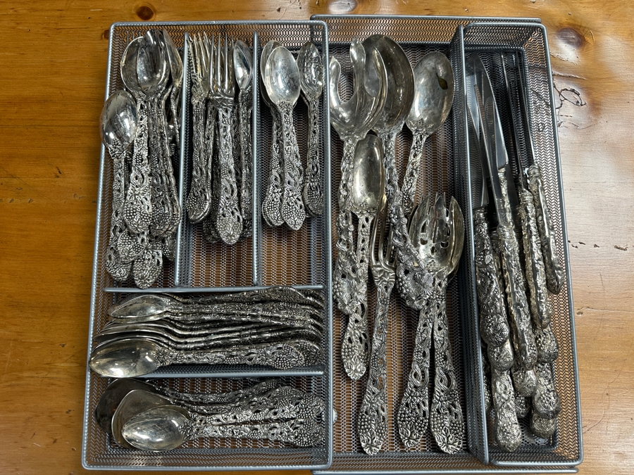 Godinger Vineyard Pattern Silverplate Flatware Service With Metal Trays [Photo 2]