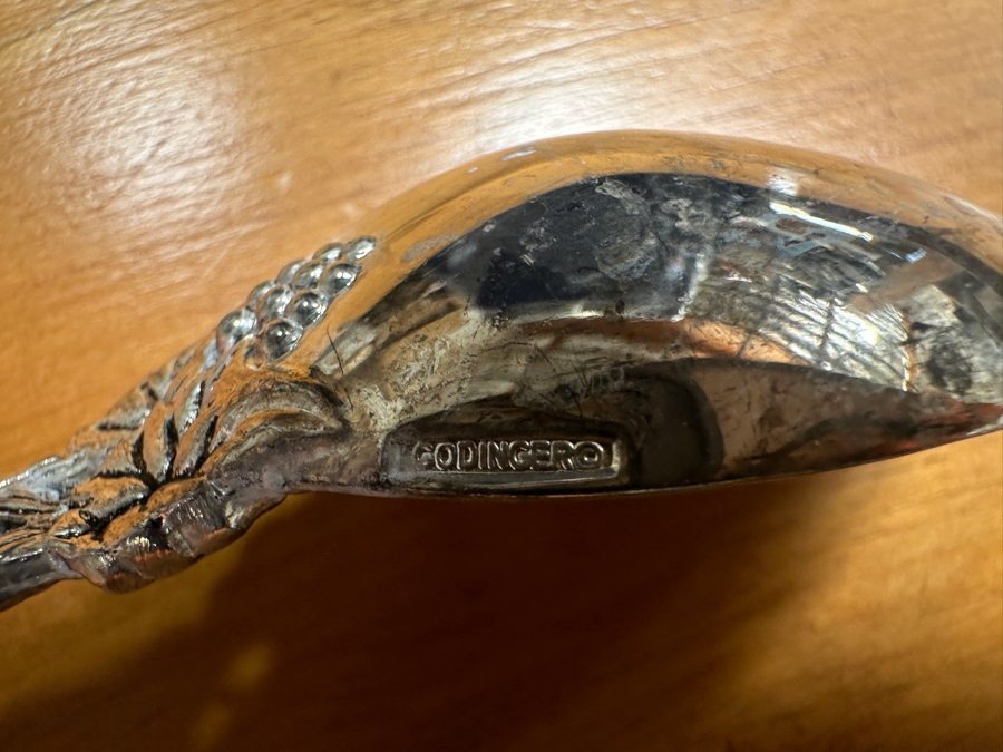 Godinger Vineyard Pattern Silverplate Flatware Service With Metal Trays [Photo 6]