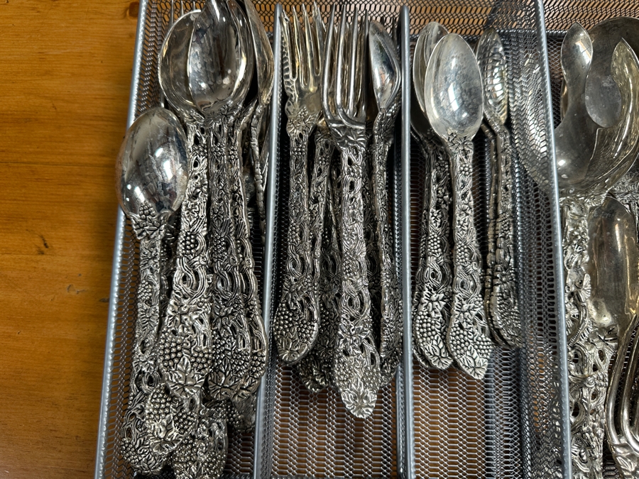 Godinger Vineyard Pattern Silverplate Flatware Service With Metal Trays [Photo 3]