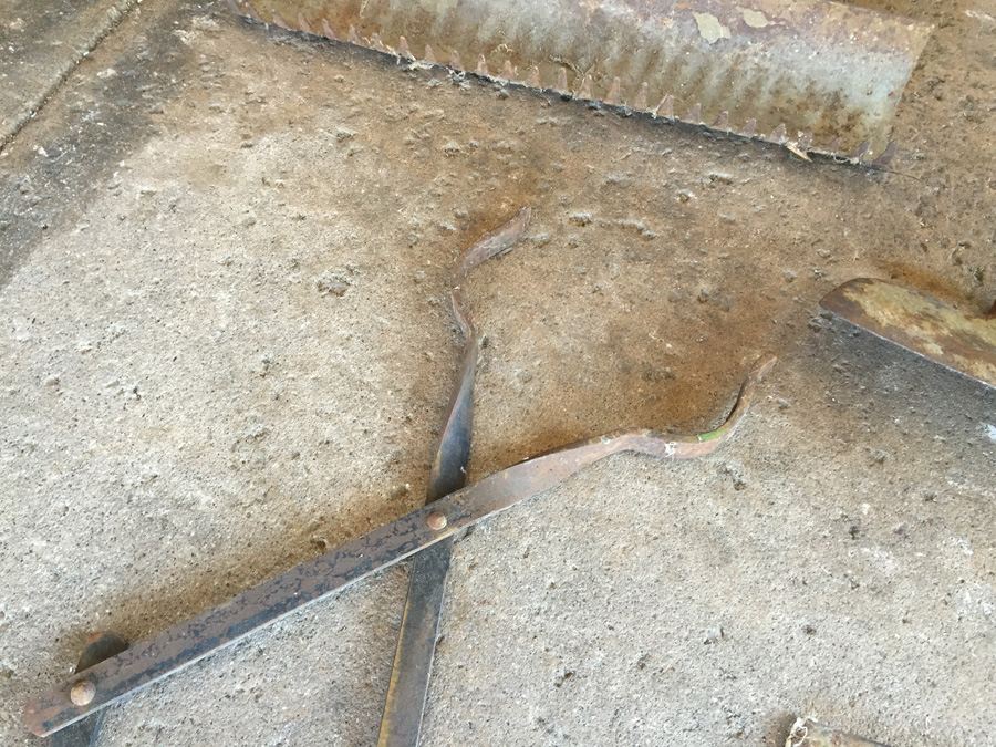 Lot of Vintage Tools Including Garden Tools [Photo 9]