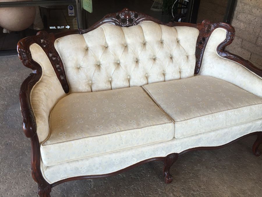 Beautiful Set of Reproduction Victorian Furniture (Sofa, Loveseat, & Chair) In Excellent Condition [Photo 17]