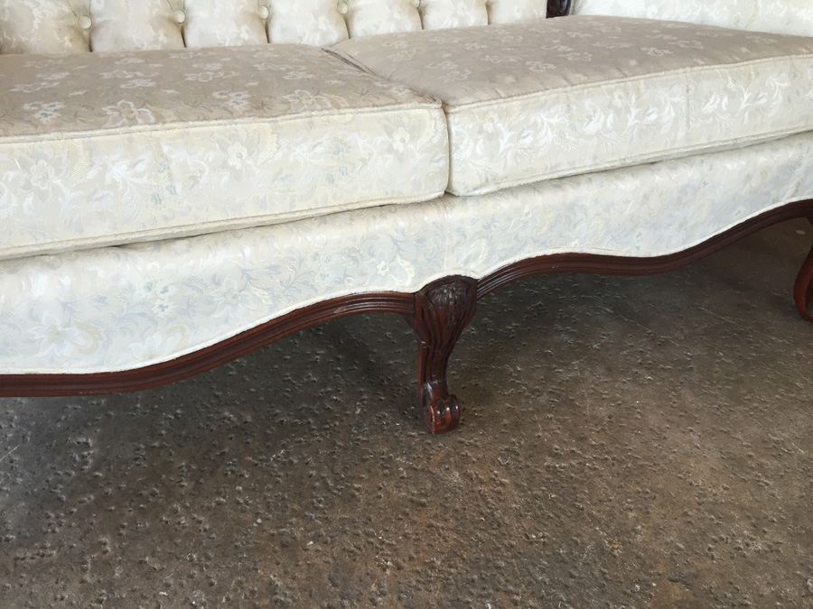 Beautiful Set of Reproduction Victorian Furniture (Sofa, Loveseat, & Chair) In Excellent Condition [Photo 18]