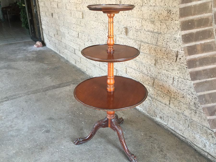 Chippendale Style Mahogany 3-Tier Dumb Waiter [Photo 12]