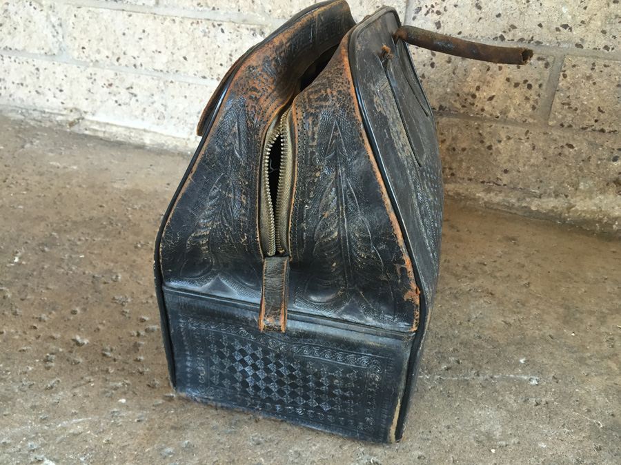 Vintage Leather Bowling Bag [Photo 8]