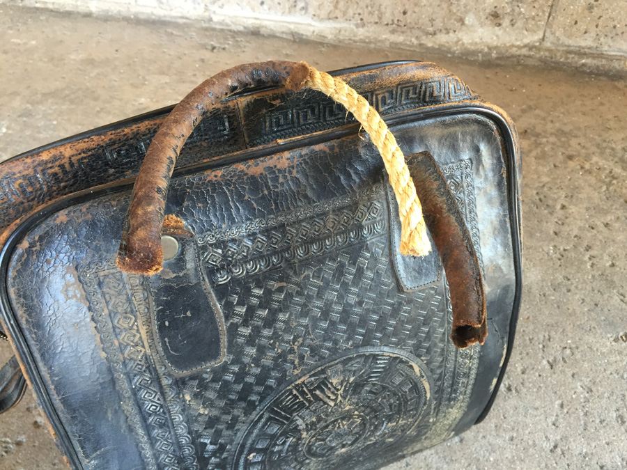 Vintage Leather Bowling Bag [Photo 9]