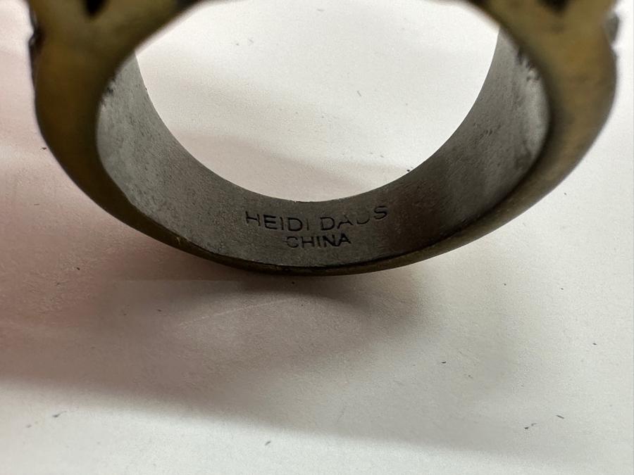 Heidi Daus Ring [Photo 4]