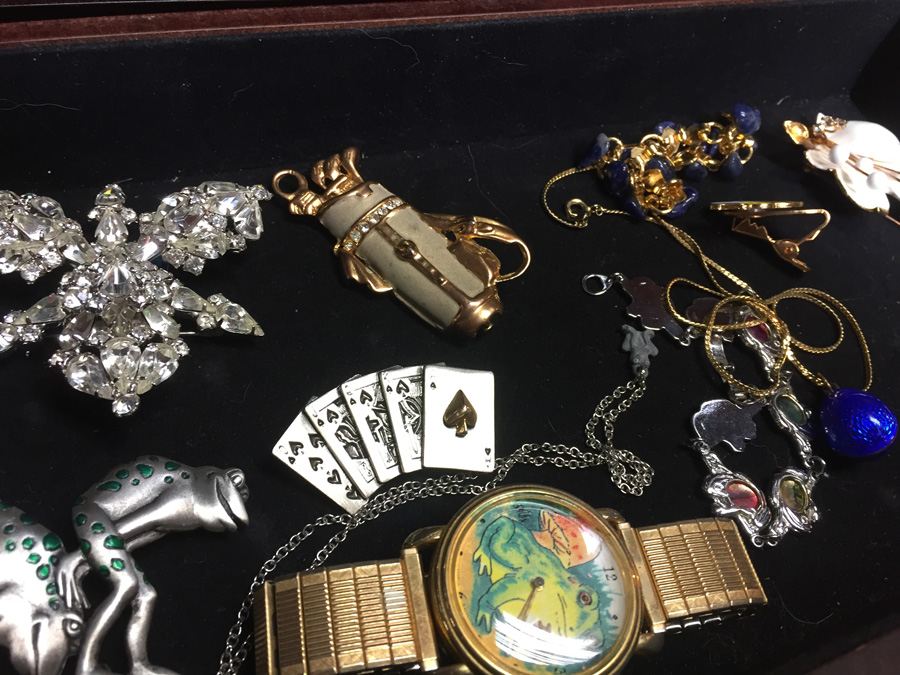 Jewelry Box with Costume Jewelry Lot [Photo 10]