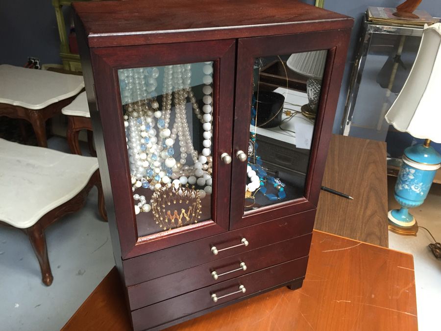 Jewelry Box with Costume Jewelry Lot [Photo 13]