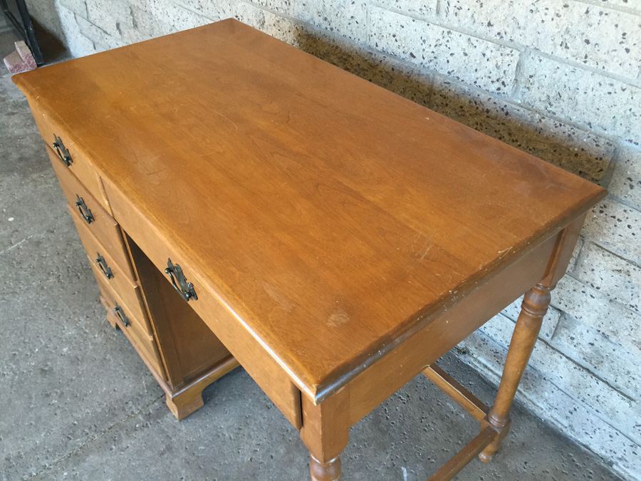 Nice Maple Desk [Photo 4]