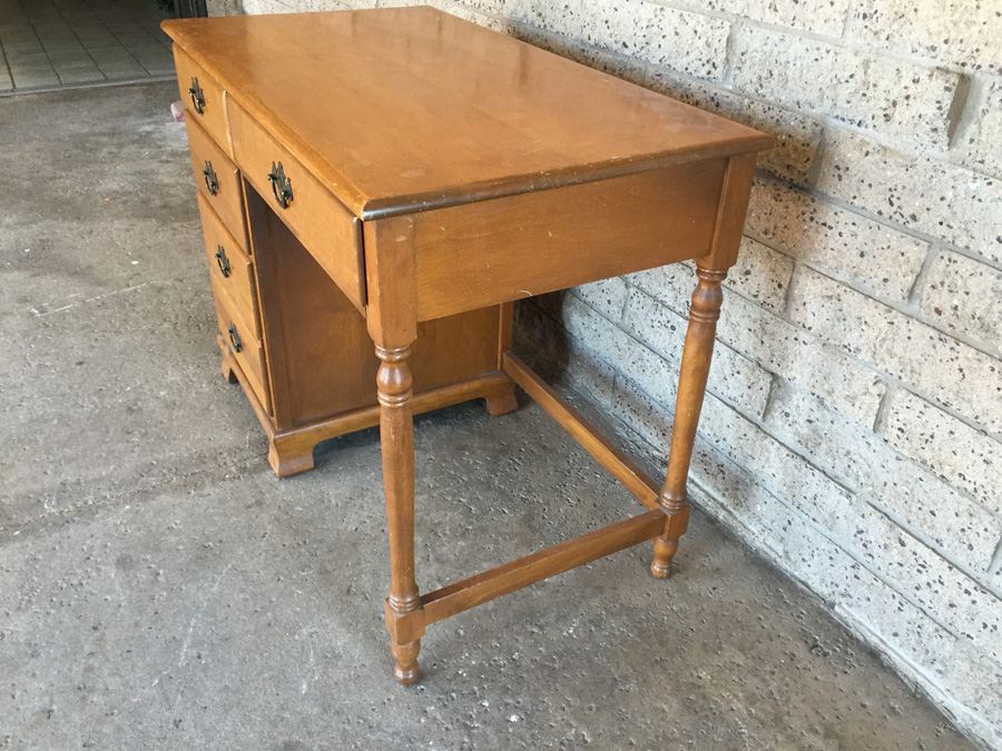 Nice Maple Desk [Photo 3]