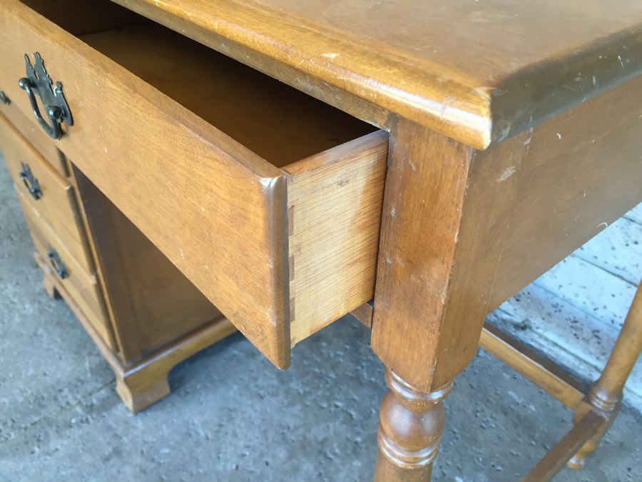 Nice Maple Desk [Photo 5]
