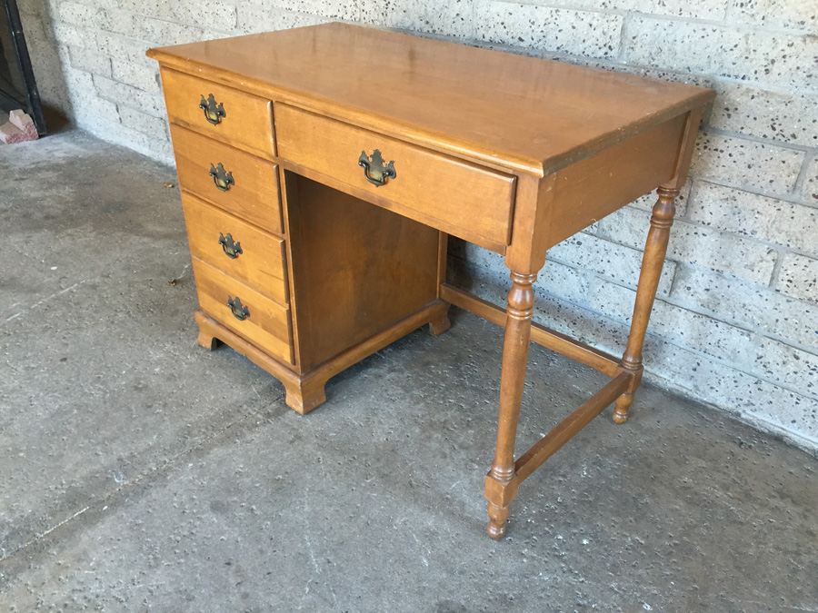 Nice Maple Desk [Photo 2]