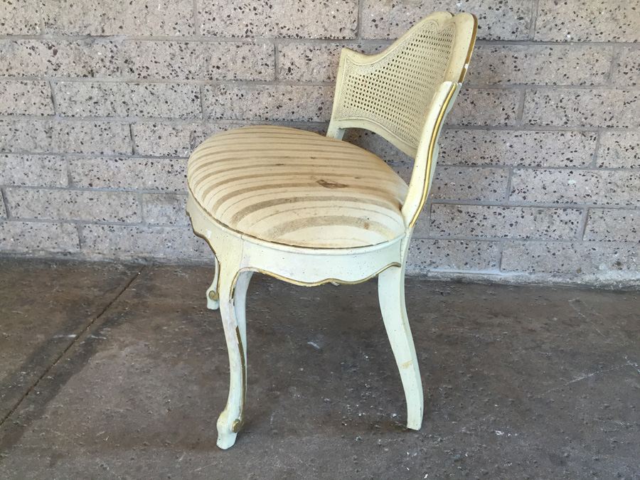 Dixie Chair - Needs To Be Reupholstered [Photo 4]