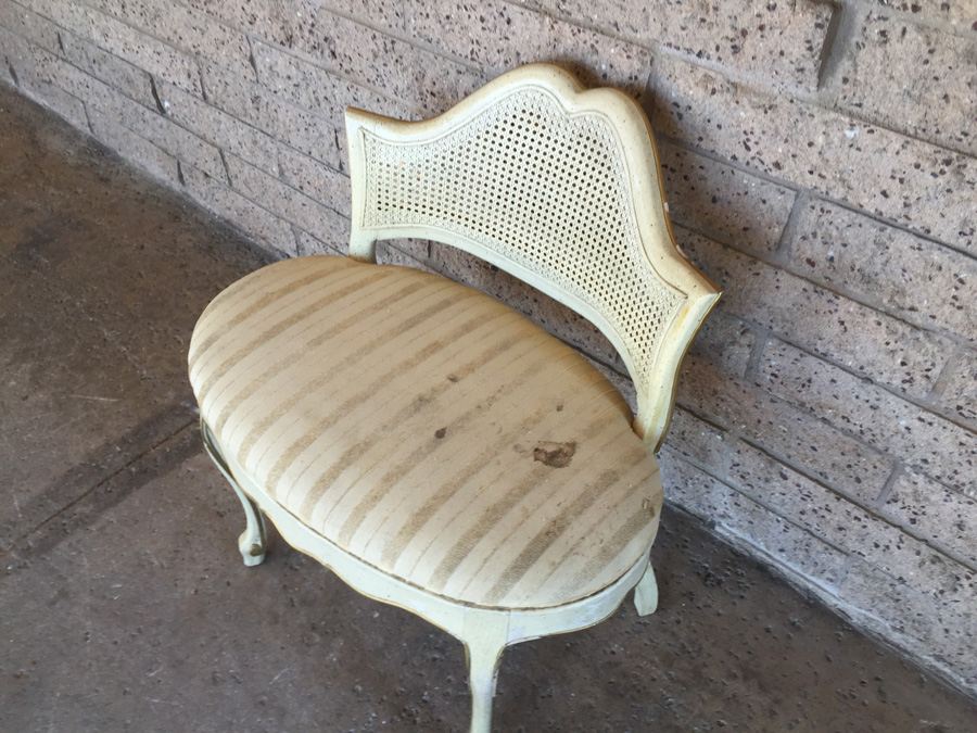Dixie Chair - Needs To Be Reupholstered [Photo 2]