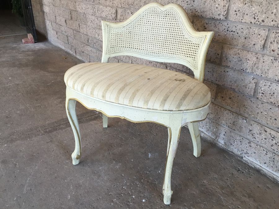 Dixie Chair - Needs To Be Reupholstered [Photo 8]