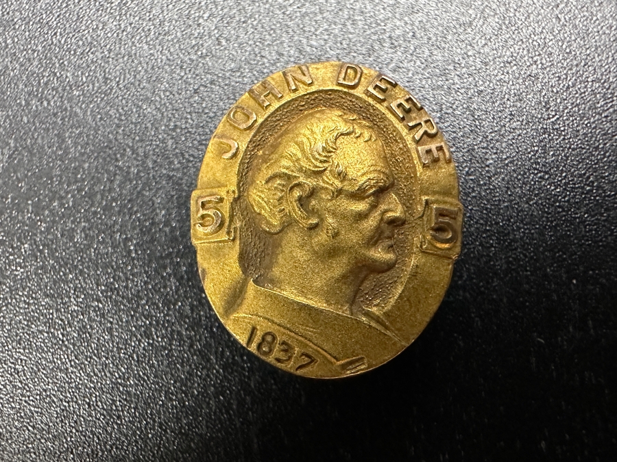 10K Gold John Deere 5-Year Employee Service Pin 1.7g [Photo 2]